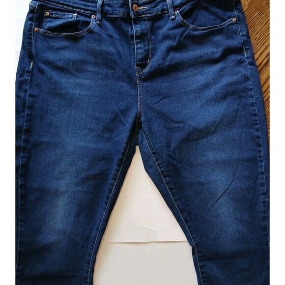 Signature Levi Strauss Gold Mid Rise Capri Dark Wash Cuffed Jeans Size 18 W34 - Picture 2 of 16